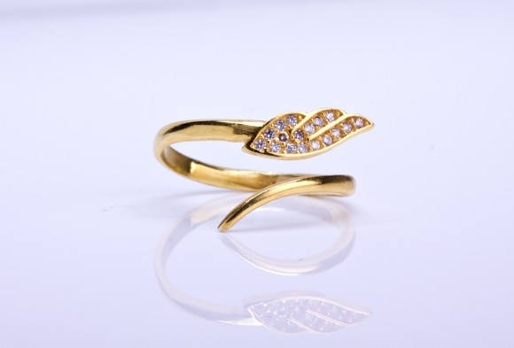 Angel wing ring / Gold Stacking ring | Notus