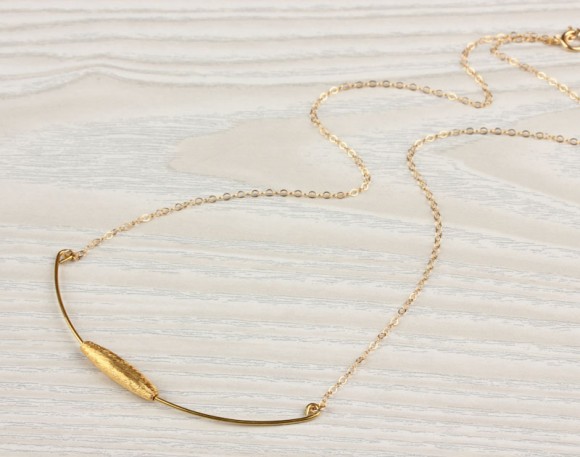 Curved Bar necklace, 14k gold filled chain / Gold Bar necklace, everyday necklace / Necklace For Girlfriend | "Liriope"