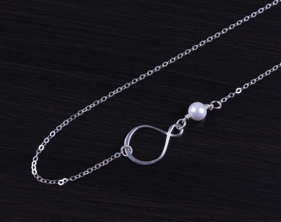 Pearl Infinity Necklace, Silver Infinity Necklace / Single Pearl Necklace, Asymmetrical Necklace / Bridesmaid Necklace, Pearl Necklace | "Oupis