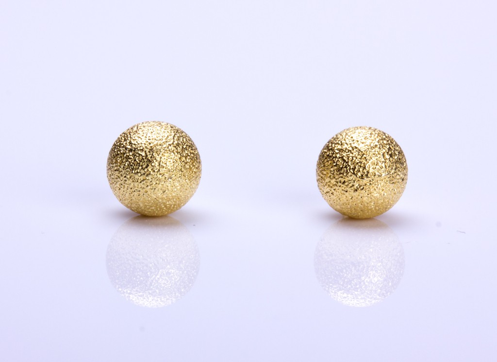 Trendy Flower Studs Plain Gold Earring Designs Daily Use ER1882