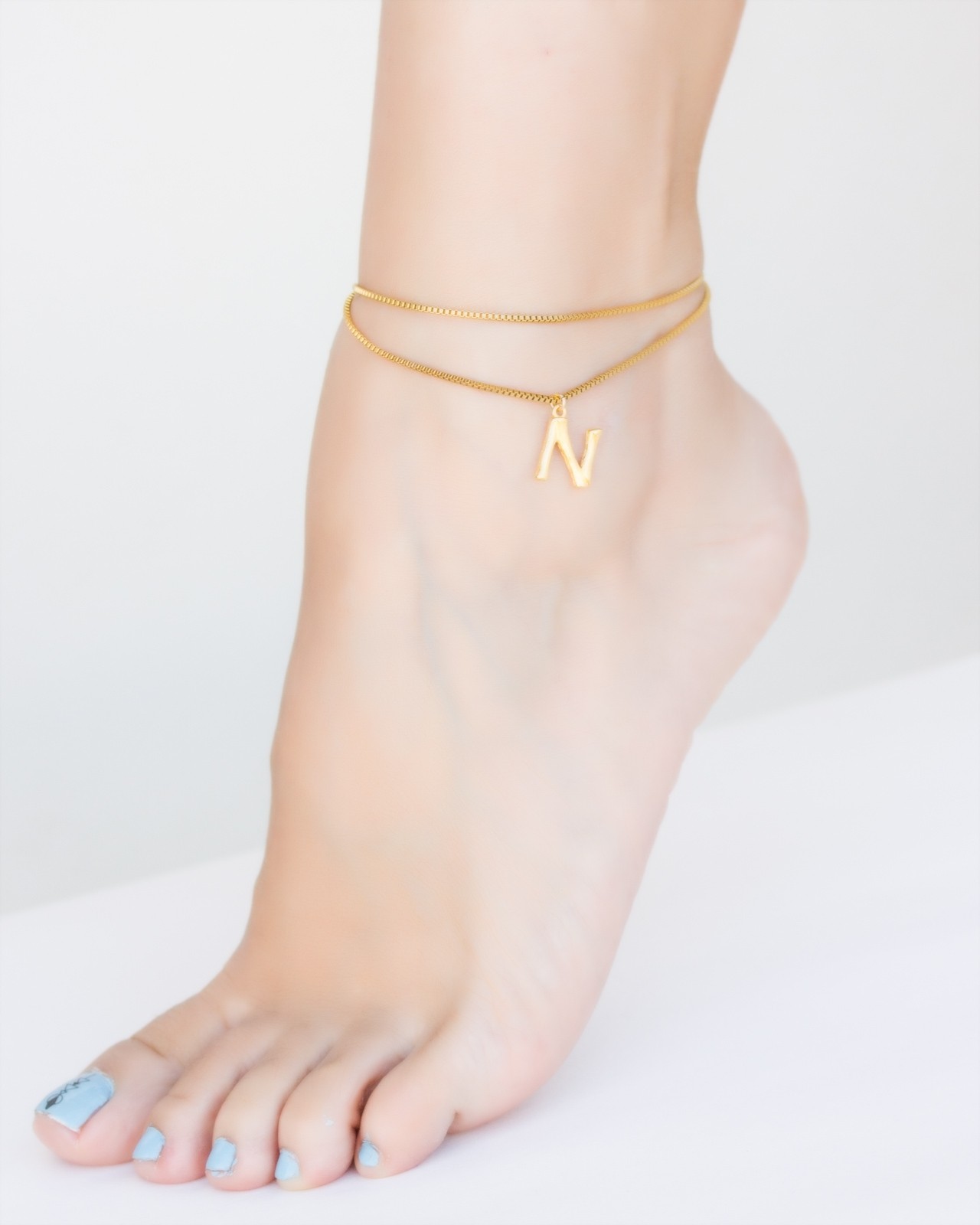 Anklet with store initial n