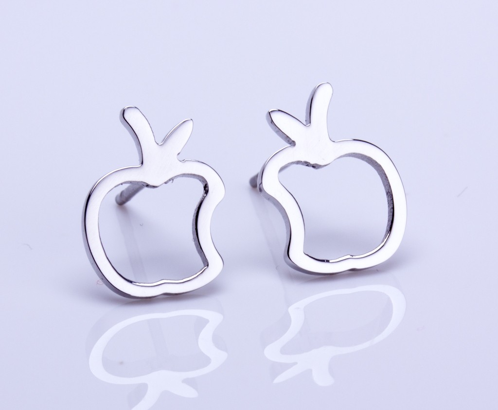 tiny silver stud earrings
