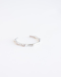 Unisex Thin Band Ring