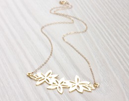 Flower Statement Necklace, Lilly Necklace / Gold Statement Necklace, Bridesmaid Necklace / Flower Necklace | Langia