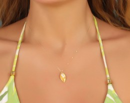 Mother Of Pearl Necklace / Leaf Necklace | Aigina