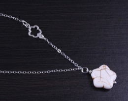Flower Necklace / Chrysanthemum Necklace | Hedone