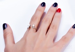 Minimalistic Silver Ring / Moden Silver Cross Ring | Zeuxippe